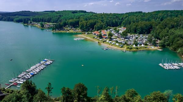 Drohnen-Luftaufnahme: Außenbereich im Sauerland – freiwerk