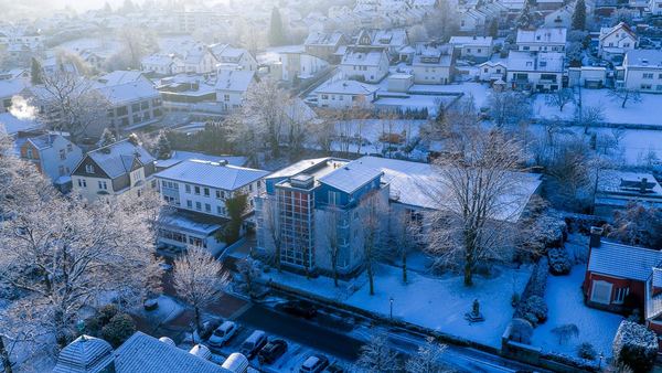 Drohnen-Luftaufnahme: Resortgelände im Sauerland – freiwerk