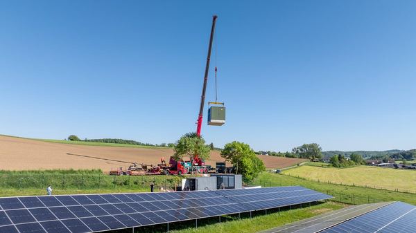 Drohnen-Luftaufnahme: Dachfläche im Sauerland – freiwerk
