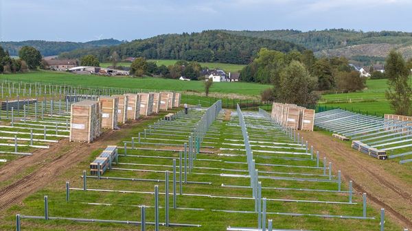 Drohnen-Luftaufnahme: Baustelle von oben im Sauerland – freiwerk
