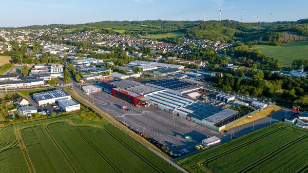 Drohnen-Luftaufnahme: Anwesen im Grünen im Sauerland – freiwerk