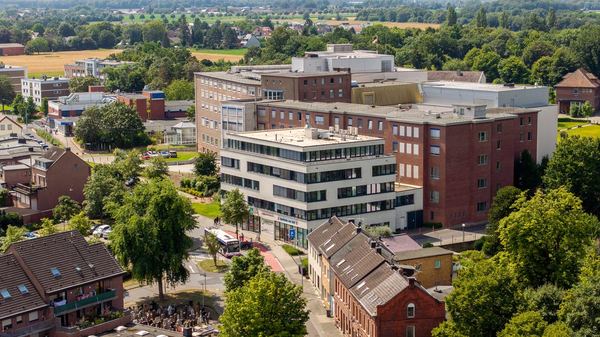 Drohnen-Luftaufnahme: Grundstück und Lage im Sauerland – freiwerk