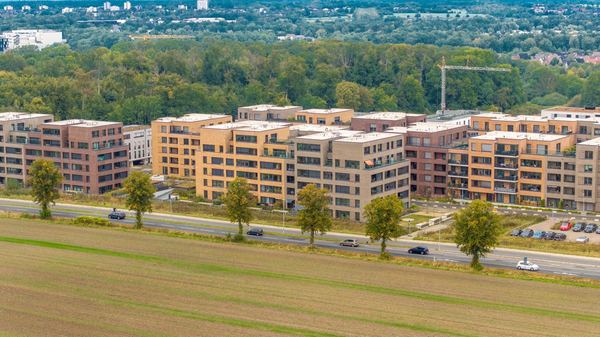Drohnen-Luftaufnahme: Grundstück und Lage im Sauerland – freiwerk
