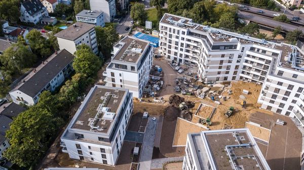 Drohnen-Luftaufnahme: Immobilie mit Umgebung im Sauerland – freiwerk