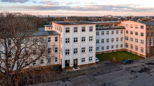 Drohnen-Luftaufnahme: Industrieanlage im Sauerland – freiwerk