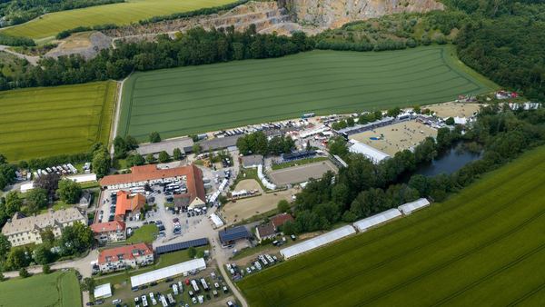 Drohnen-Luftaufnahme: Veranstaltungsgelände im Sauerland – freiwerk